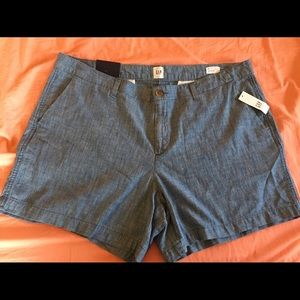 NWT GAP Denim look shorts. Sz 18.
